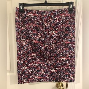 Limited women’s size 8 lined pencil skirt. NWT. 22” long. Zipper closure